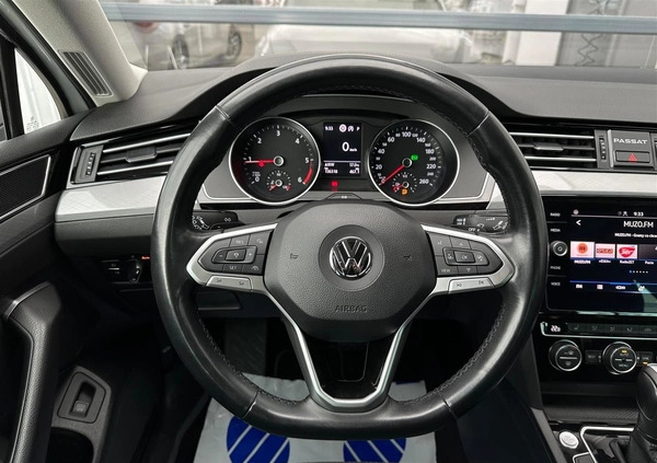 Volkswagen Passat cena 79900 przebieg: 136263, rok produkcji 2019 z Kowalewo Pomorskie małe 562